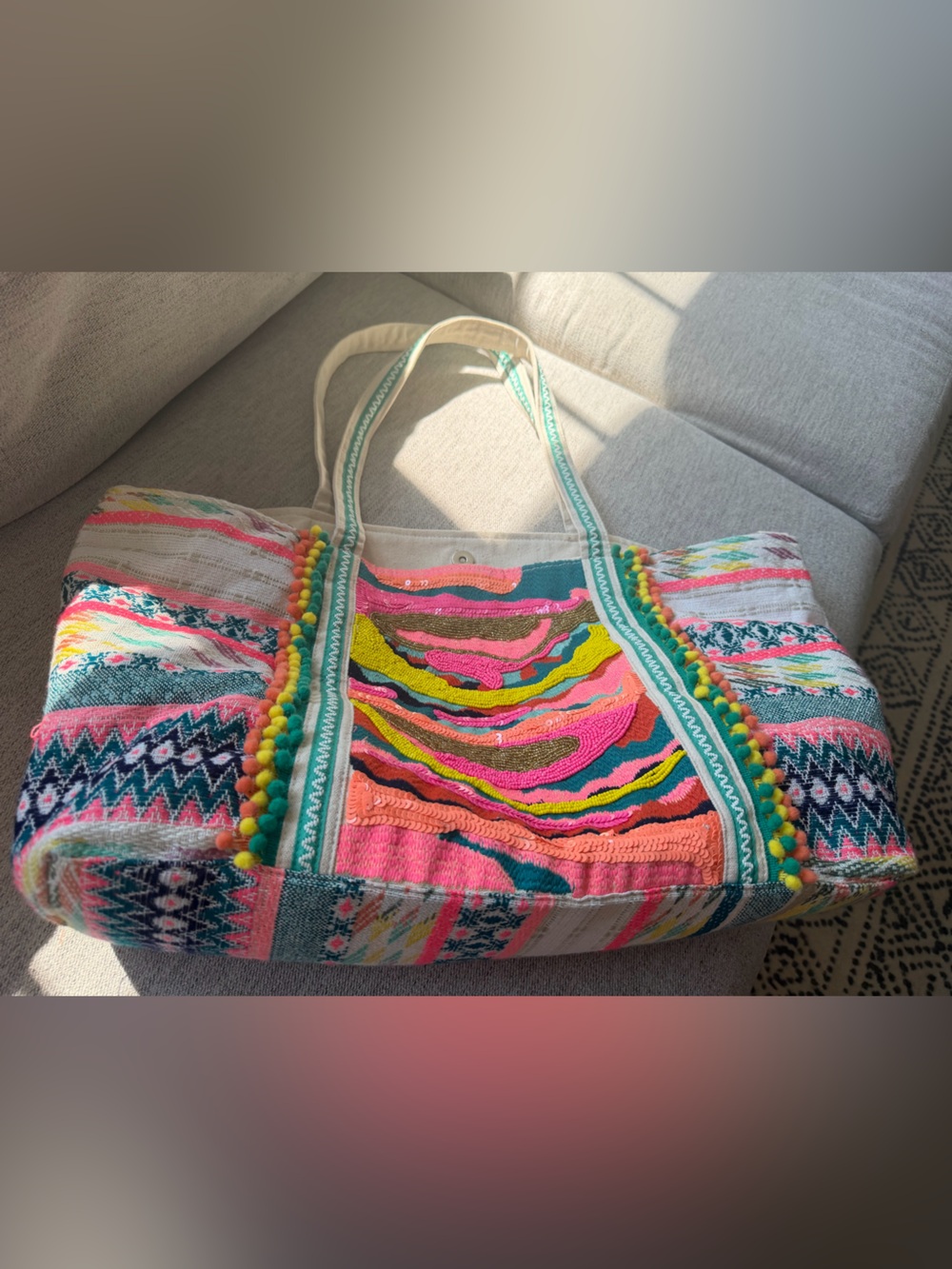America & Beyond Daphne Tote Bag - Picture 2 of 7